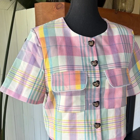 Shortsleeved button down Top - Picture 5 of 12